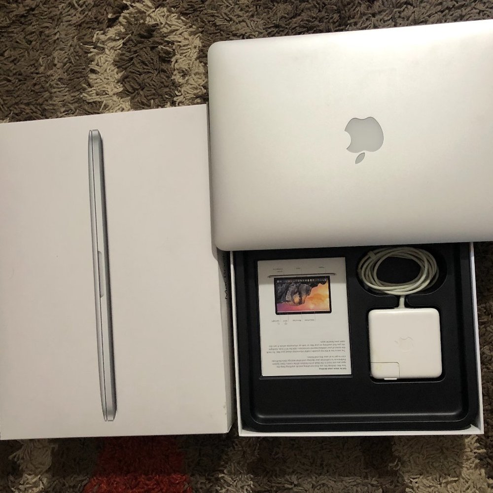 MacBook Pro 2015 -16 gb RAM 128 SSD - Excellent Condition Bundle Box and Charger